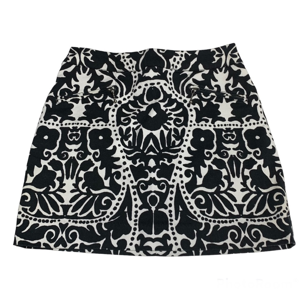 NWOT H&M Black White Pattern Mini Skirt Size 4